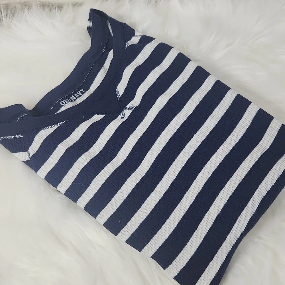 Old Navy, Woman's Striped Navy and White Pullover - Picture 4 of 4